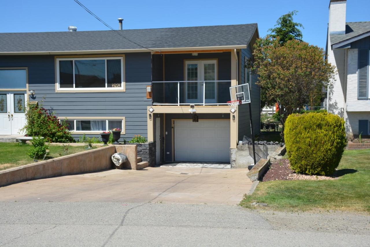Aasra Home Kelowna Exterior foto